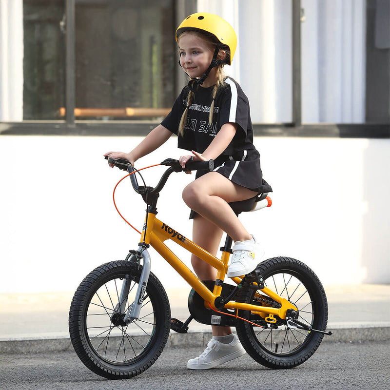 What Age Should a Child Ride a Bike Without Stabilisers? - OutdoorToys