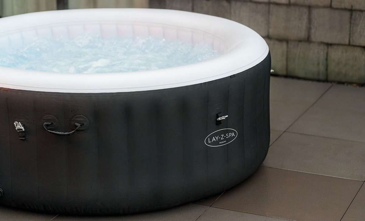 Lay - Z - Spa 71in x 26in Miami AirJet Inflatable Hot Tub Spa – BW60001